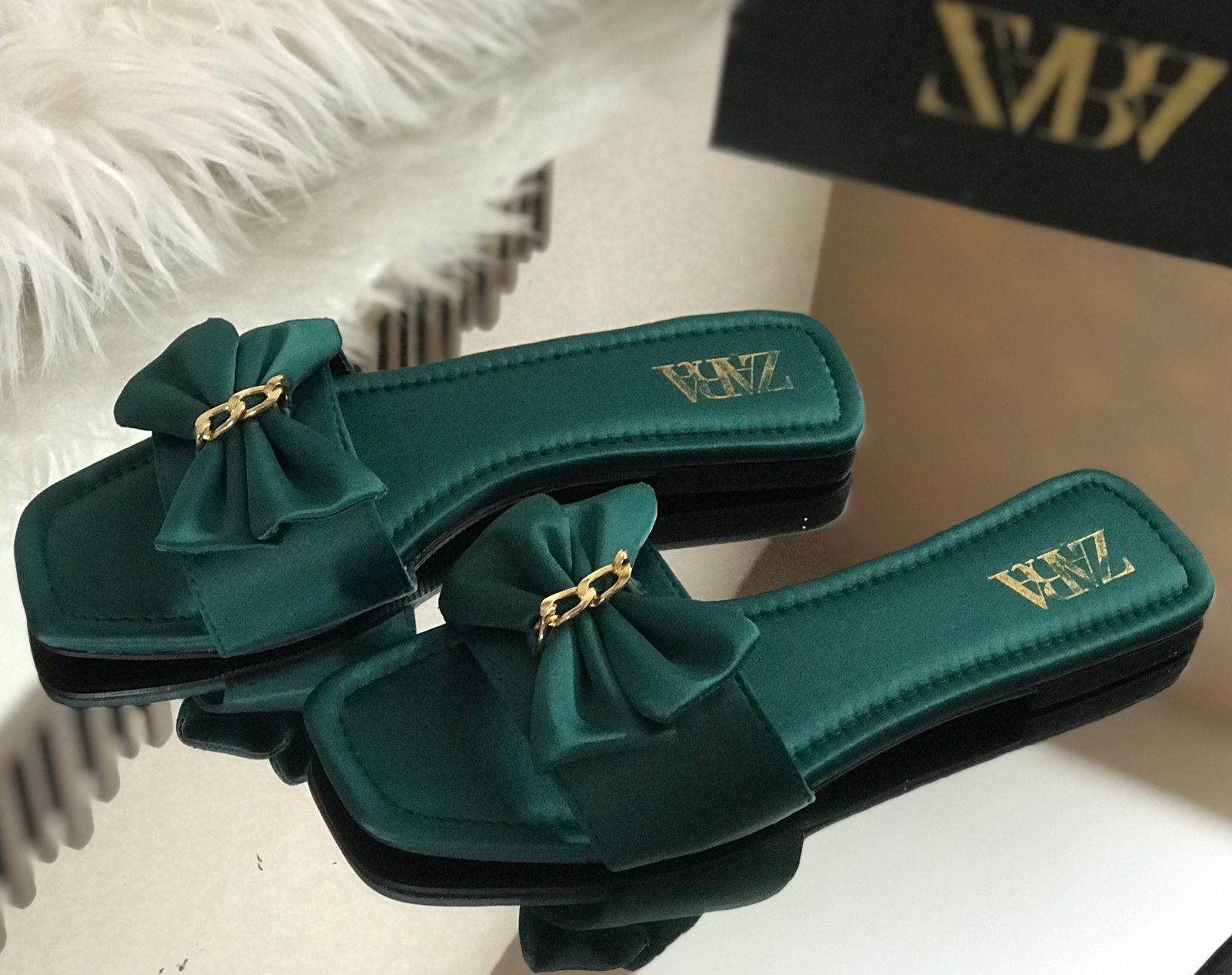 Z-a-r-a-Bow flat...