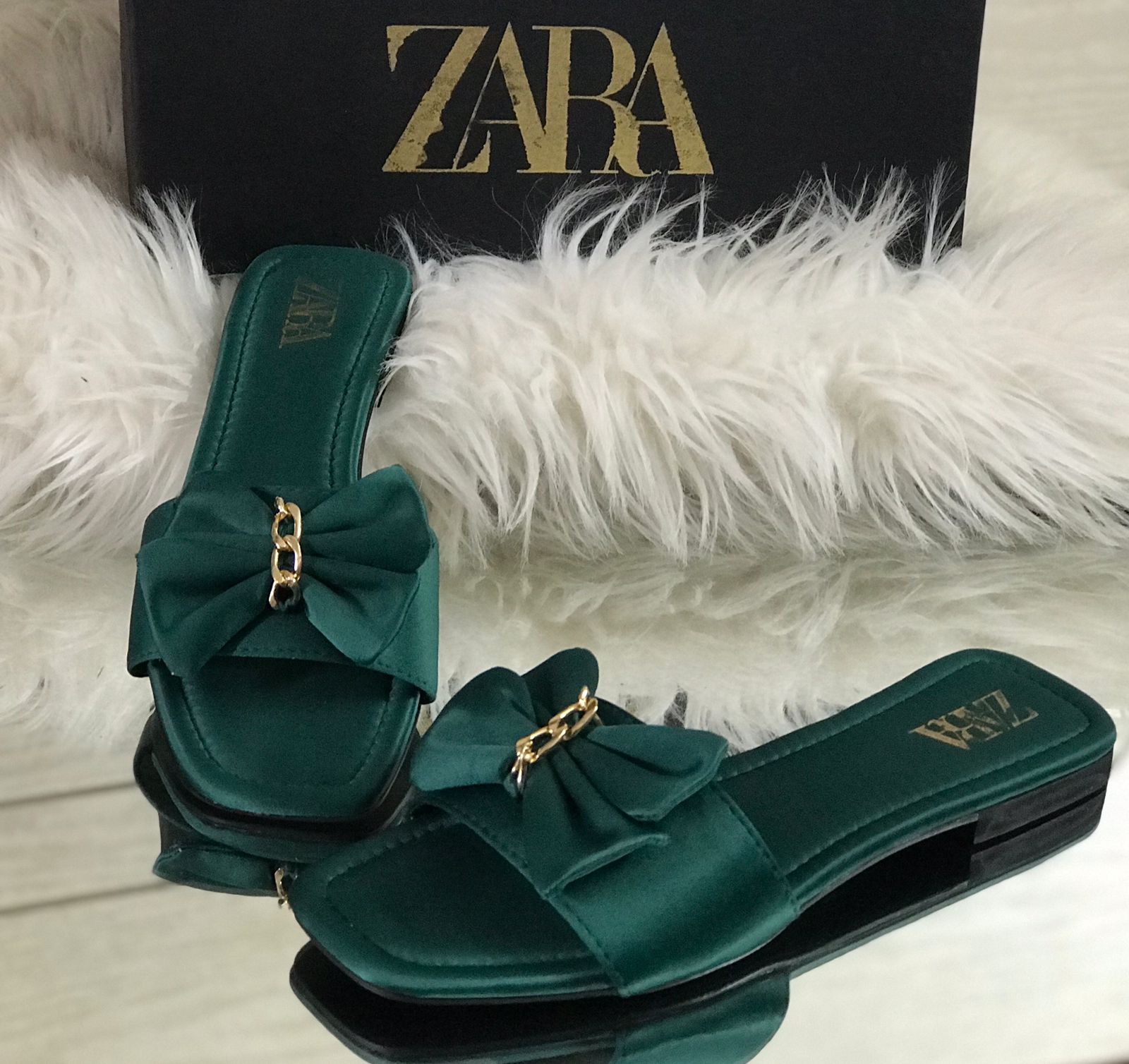 Z-a-r-a-Bow flat...
