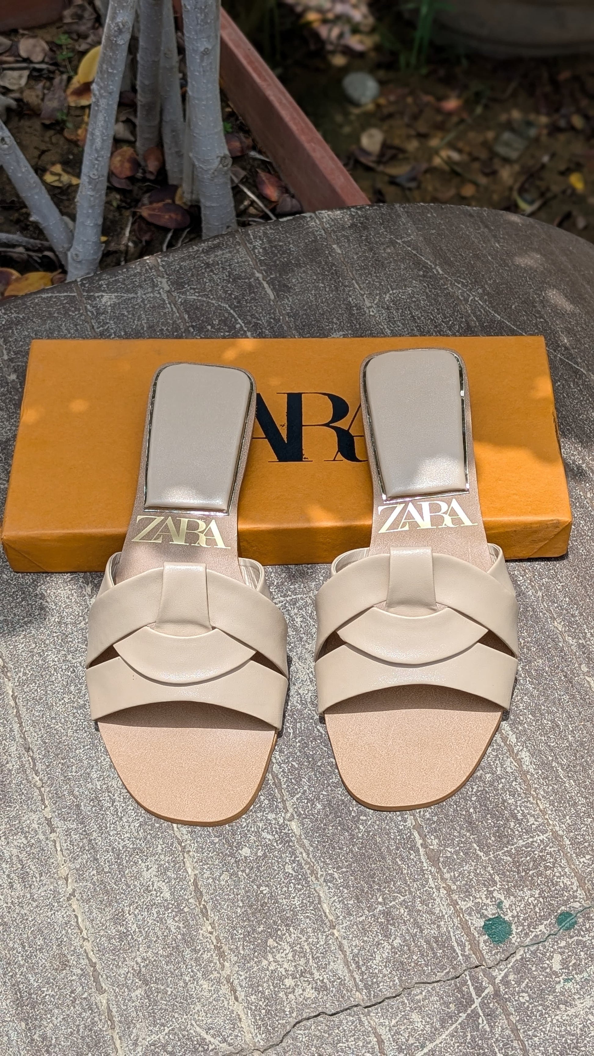 Zar'a-basic-slippers*