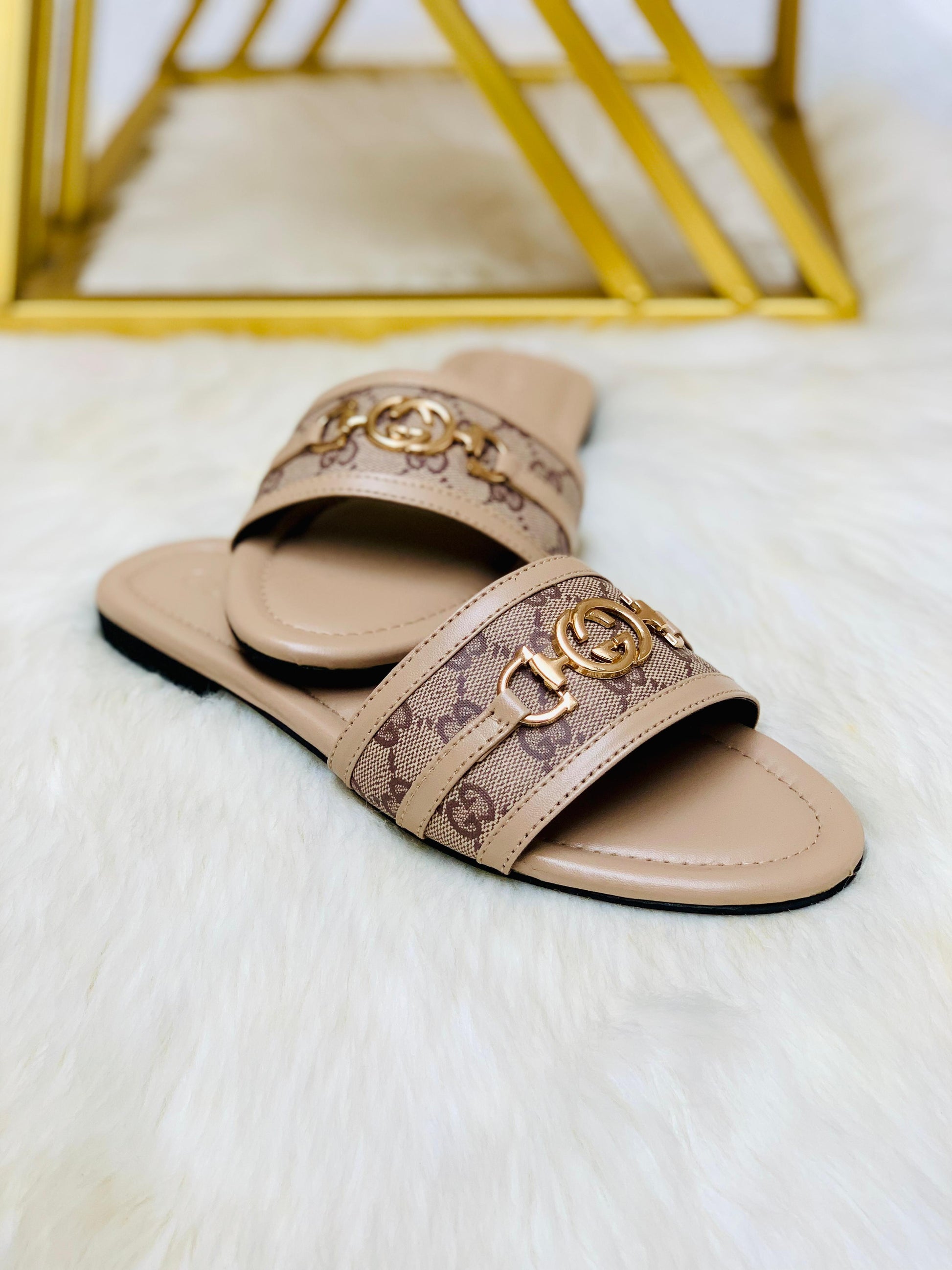 Gucc-i-flat slipper...