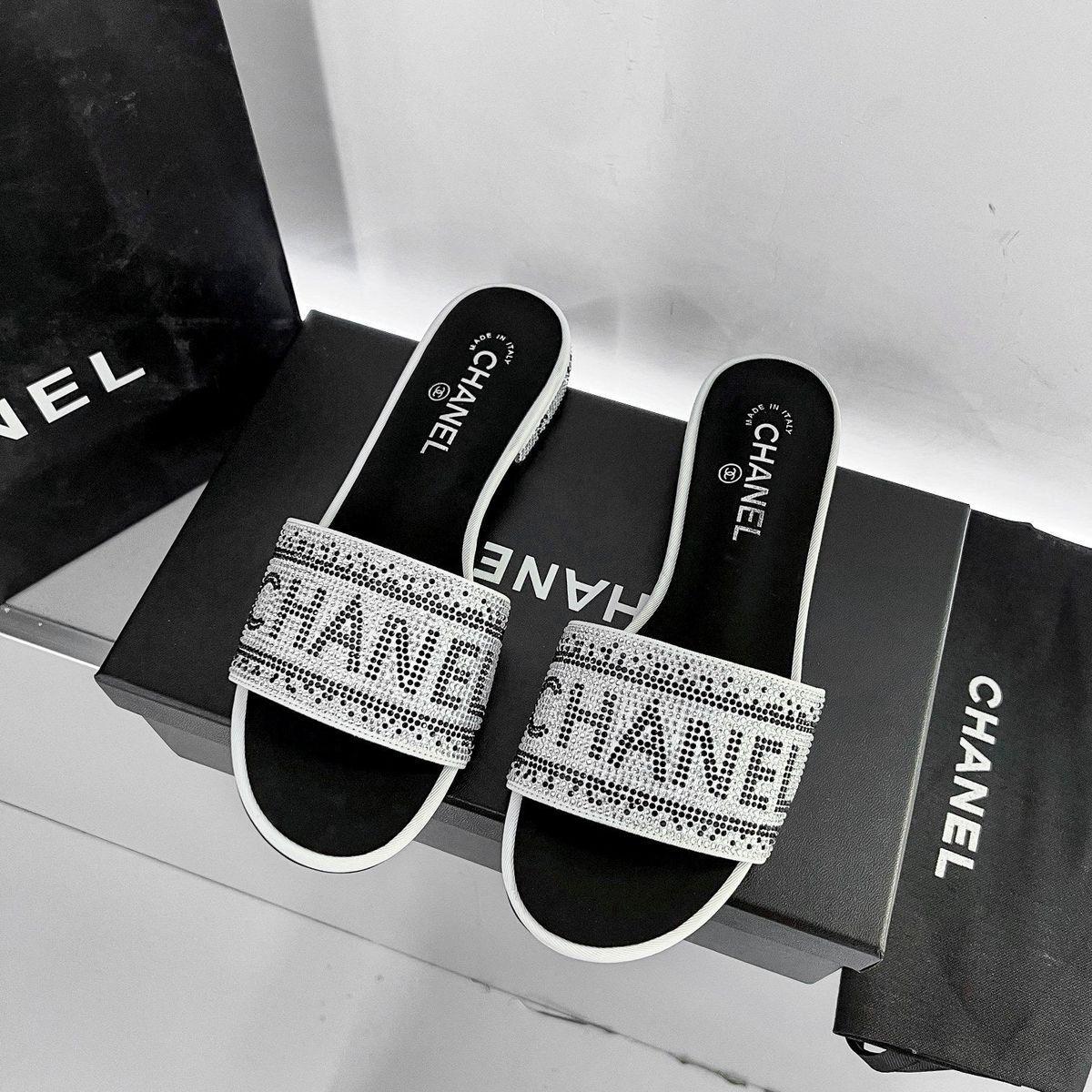 CHANEL FLAT