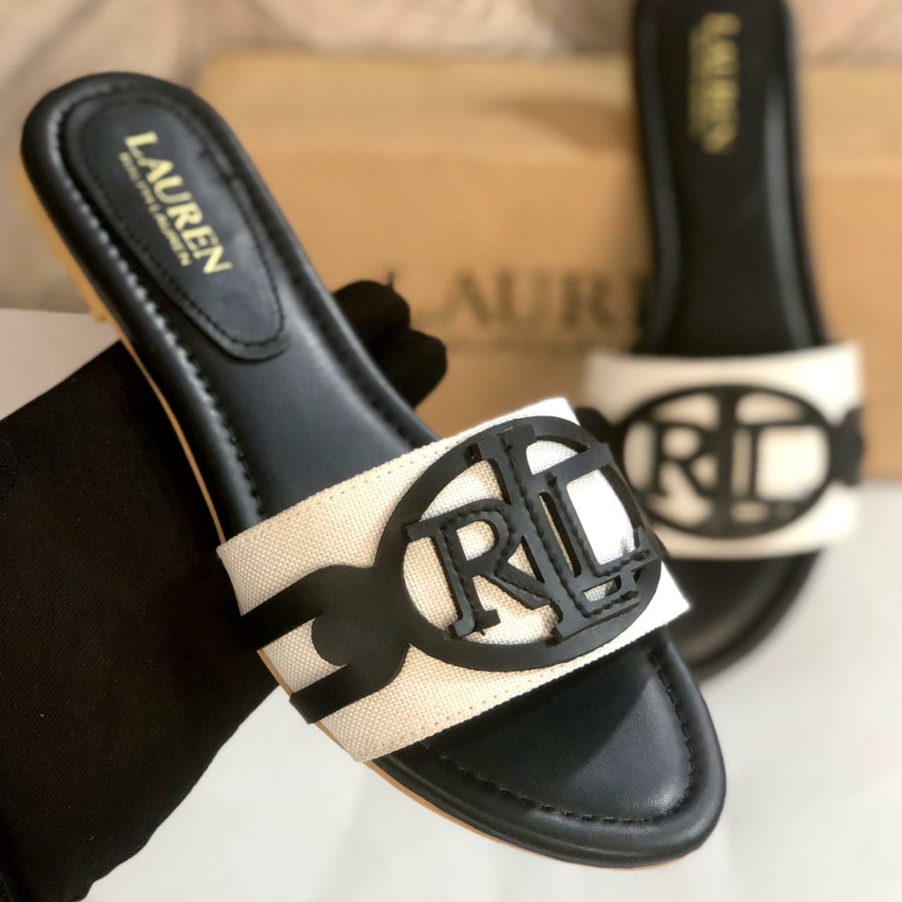 RALPH LAUREN FLAT