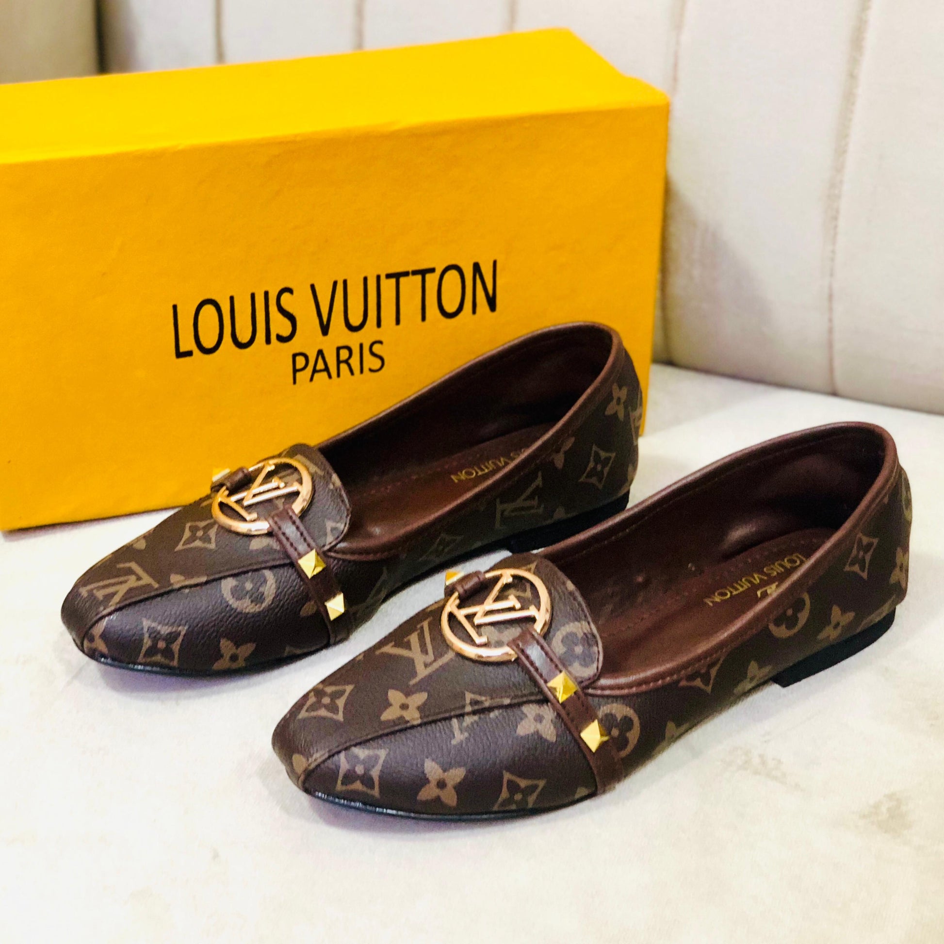 LOUIS VUITTON PUMPS