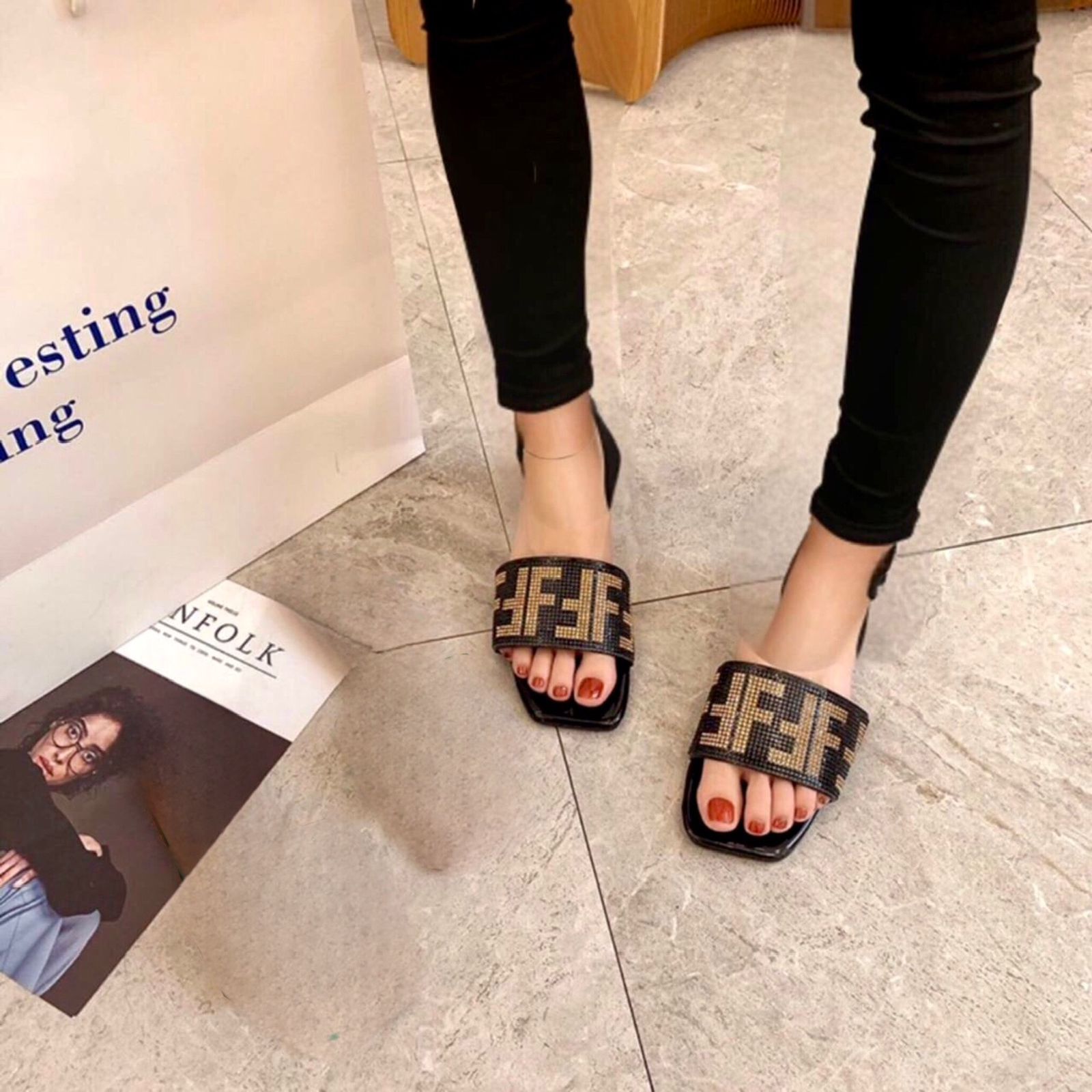 FENDI STONE SLIPPER