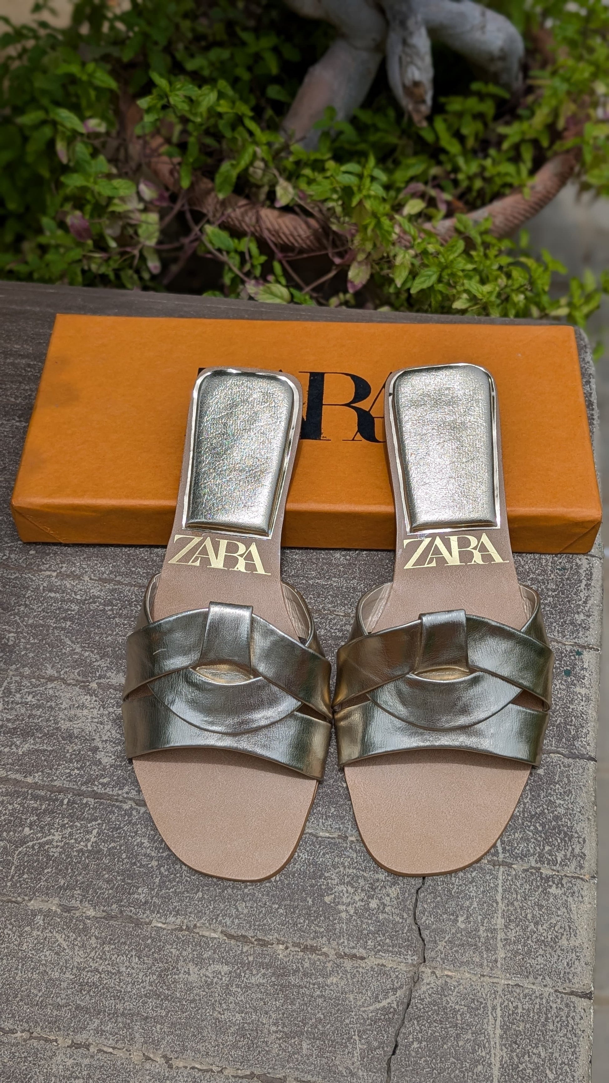 Zar'a-basic-slippers*