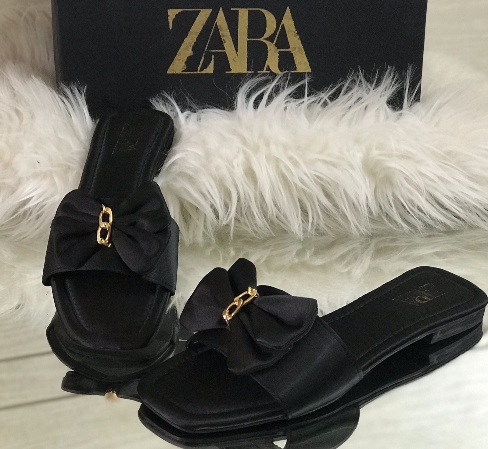 Z-a-r-a-Bow flat...