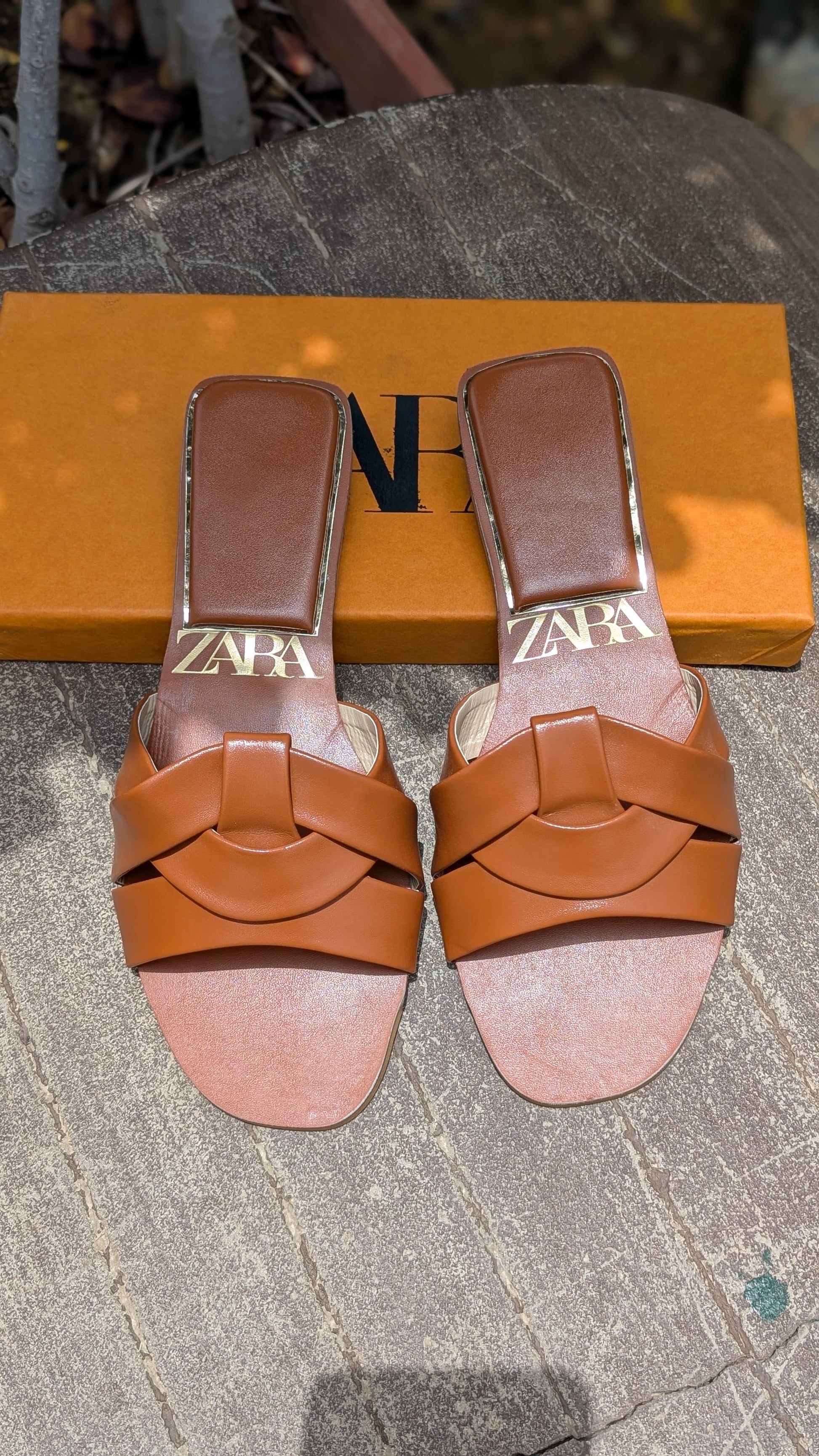Zar'a-basic-slippers*