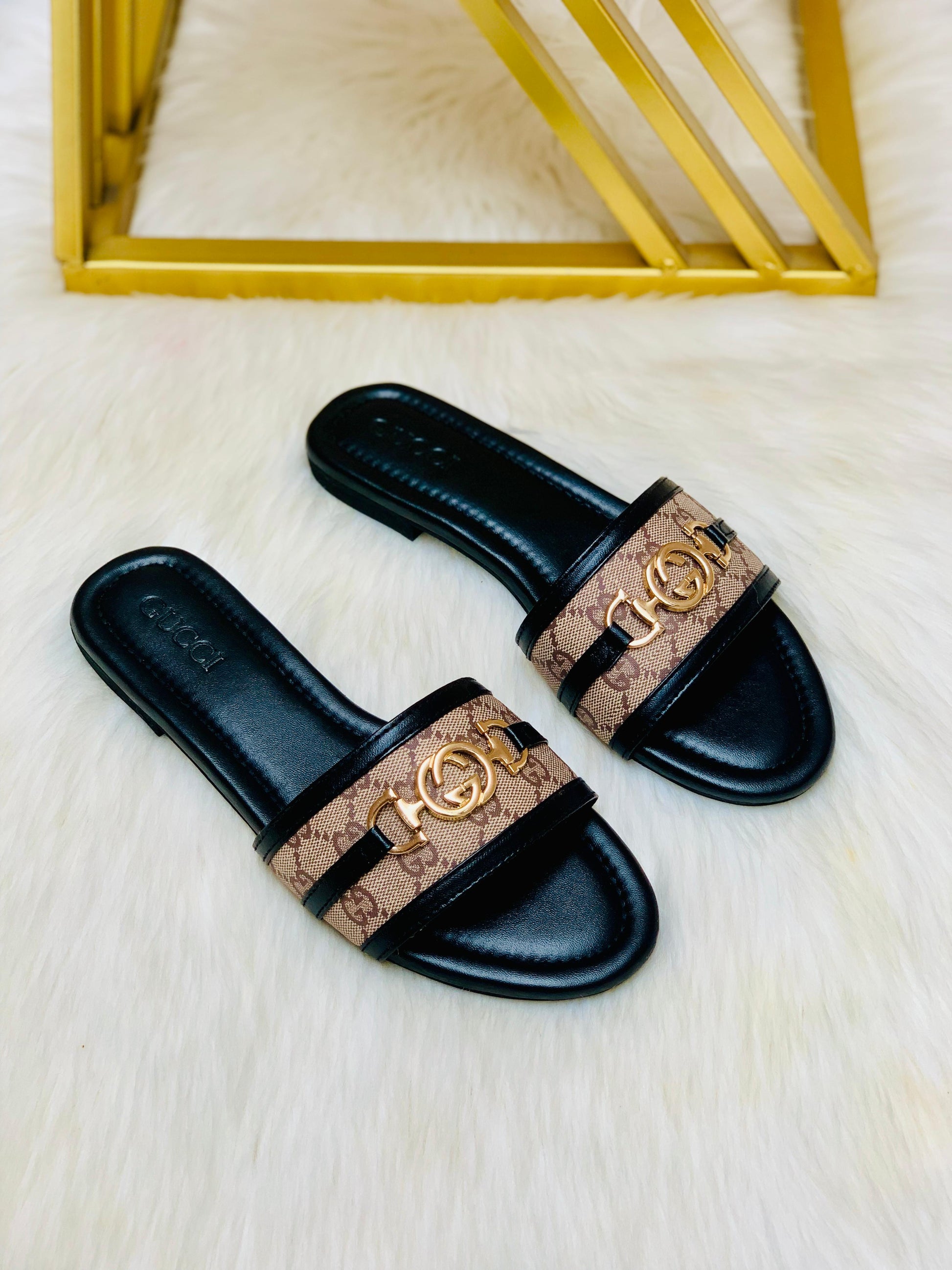 Gucc-i-flat slipper...