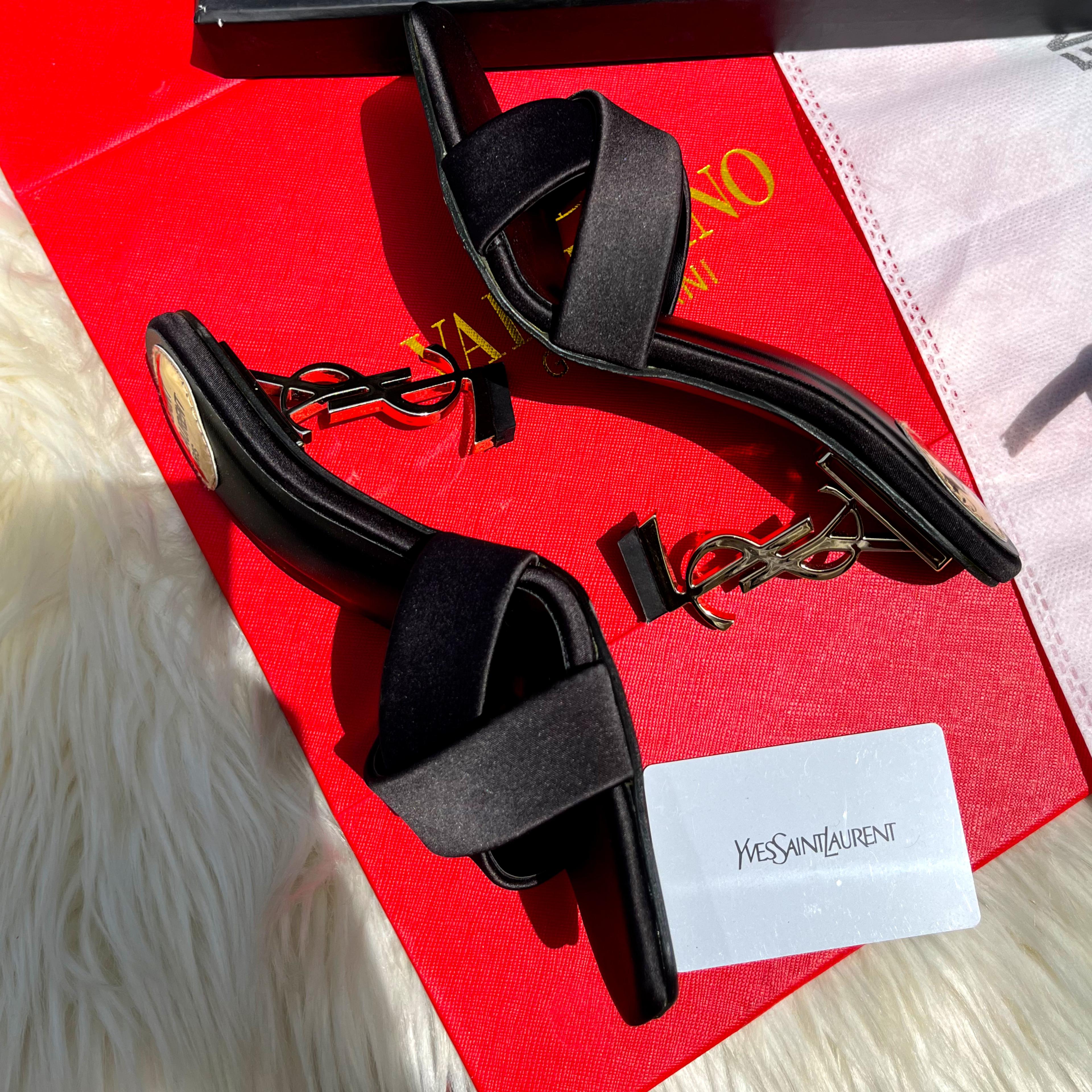 IMPORTED LUXE STRAP HEEL 09